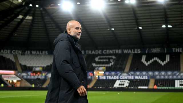 قرار مفاجئ من غوارديولا يهز مانشستر سيتي قبل موقعة دوري الأبطال