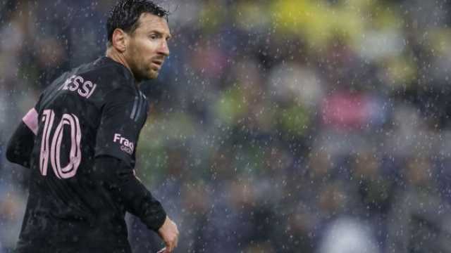 ميسي يوجه رسالة مؤثرة لجماهير برشلونة بعد زيارته المفاجئة للكامب نو