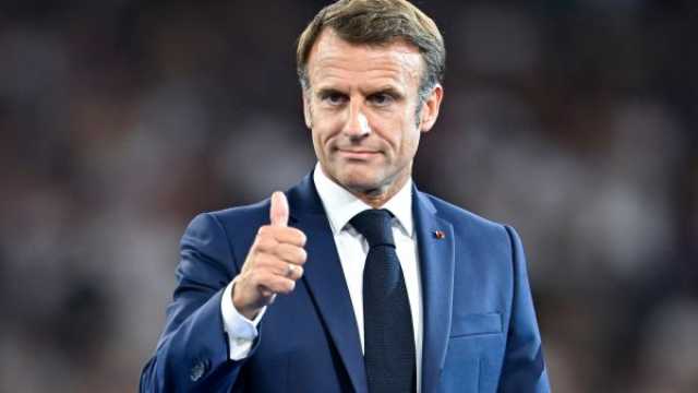 فيديو مثير للجدل: ماكرون يُقبل النساء في البرازيل