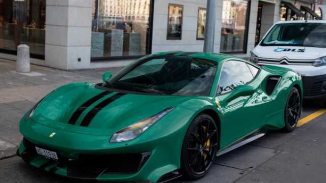 دبي للسيارات: أكثر 200 سيارة غريبة للعرض