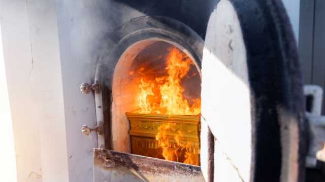 فيديو: جدة تستيقظ داخل نعشها قبل الحرق بلحظات