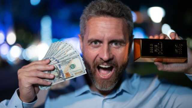 أسعار الذهب في تدني بسبب قوة الدولار