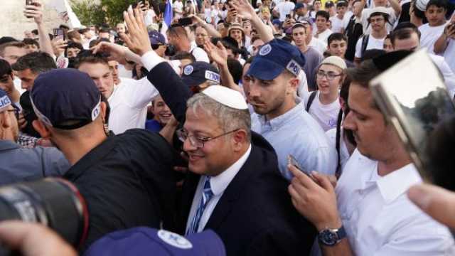 فيديو إستفزازي: بن غفير يشرف على هدمِ منازل