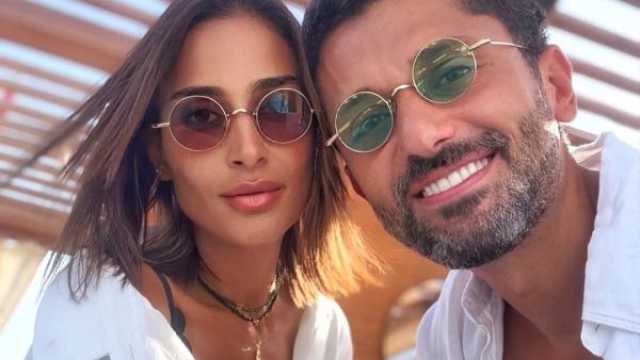 انفصال كريم محمود عبدالعزيز وزوجته يربك الوسط الفني.. ومي عمر في مواجهة دينا الشربيني