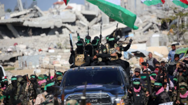 كواليس الصفقة الغامضة: نتنياهو يهدد مقاتلي حماس في الأنفاق داخل الخط الأصفر