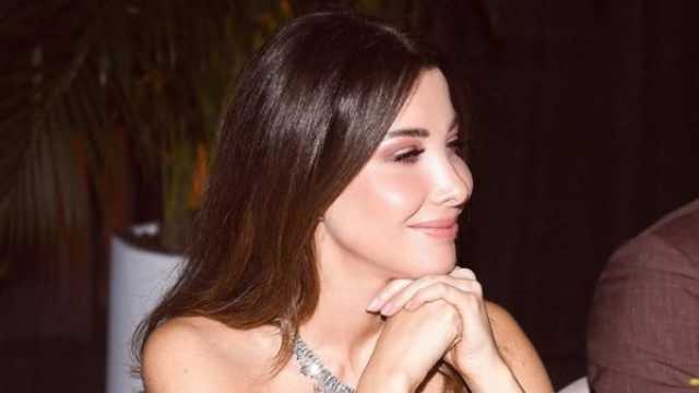 نانسي عجرم تخطف الأنظار بفستان كب ومجوهرات فاخرة من Tiffany & Co