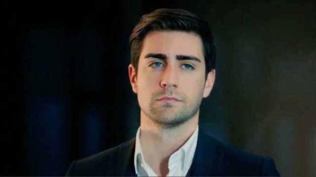 تشاغلار أرطغرل يفجّر مفاجأة: هكذا تعاملت مع مشاهدي الجريئة في العشق الفاخر!