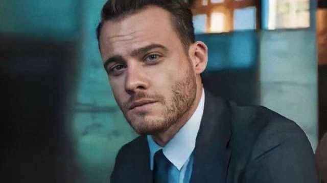 كرم بورسين يواجه منتقدين مسلسل خفقان.. اتركوا الأعمار وركّزوا في القصة