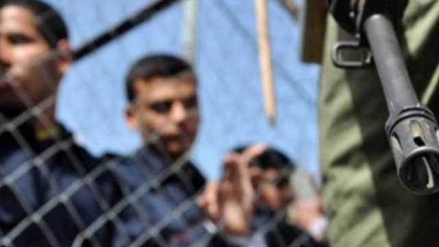 فلسطين تطالب بحماية الأسرى من جرائم الاحتلال