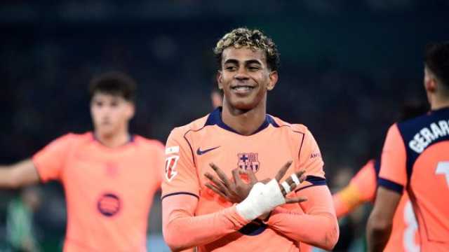 ثورة في خطة برشلونة..فليك يقدم للعالم لامين يامال صانع الألعاب