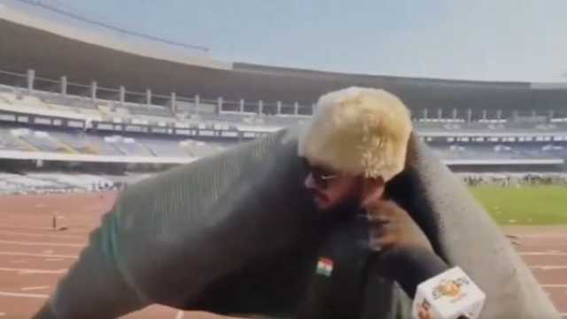 فيديو: سرقة سجادة ملعب بسبب ميسي