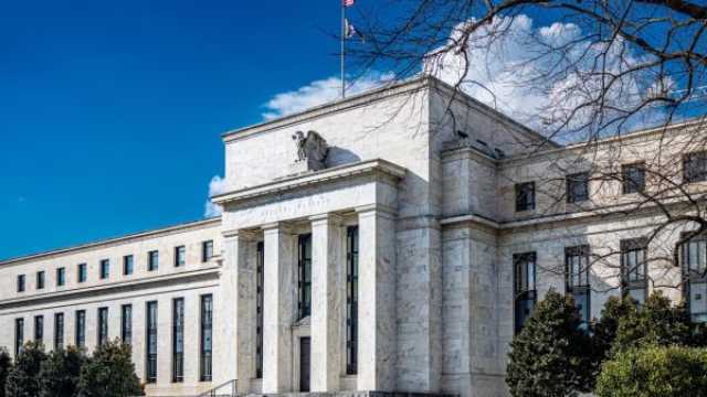 بنوك مركزية خليجية تقرر خفض الفائدة عقب قرار الفيدرالي