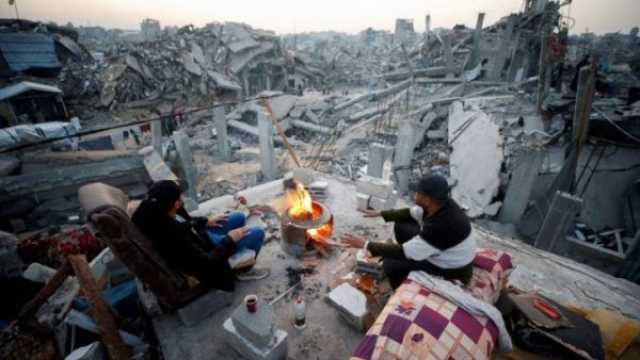 انهيار مبان وغرق آلاف الخيام في غزة… ووفاة رضيع جراء البرد