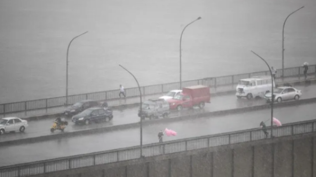 طقس عنيف يضرب مصر..تحذير عاجل والاسكندرية الأكثر تضرراً