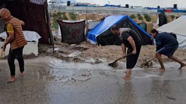 منخفض جوي قاتل في غزة: البرد ونقص الدواء يهددان حياة أكثر من 100 ألف طفل