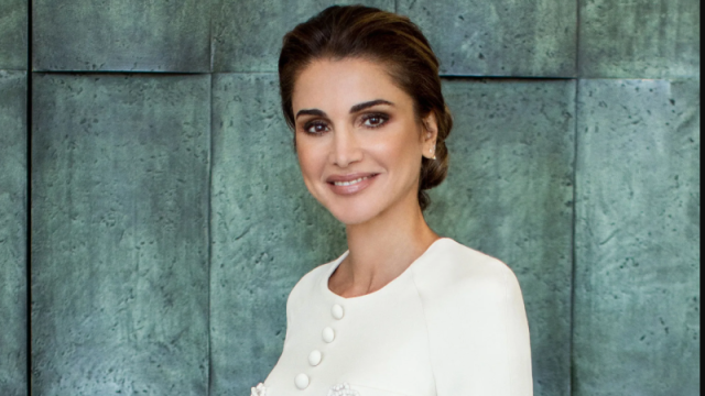 إطلالات عيد الفطر 2024 من وحي الملكة رانيا
