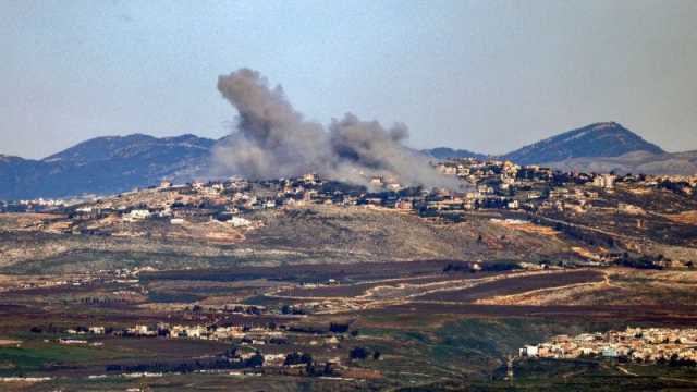 غارات اسرائيلية تستهدف مجمعا عسكريا لحزب الله في جنوب لبنان