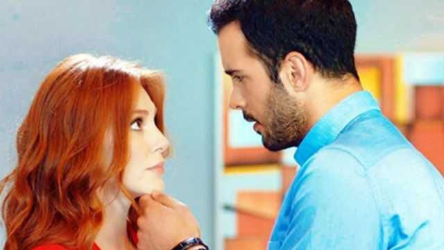لقاء حميمي يجمع نجمي مسلسل حب للإيجار الشين سانجو وباريش أردتش.. فيديو