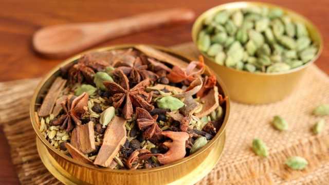 8 فوائد لشرب الشاي الكشميري في الشتاء