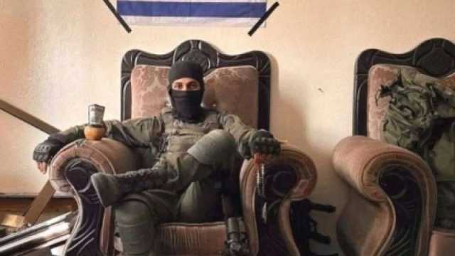 هذا مافعلته المقاومة بالضابط الاسرائيلي صاحب الصورة الشهيرة في منزل السنوار