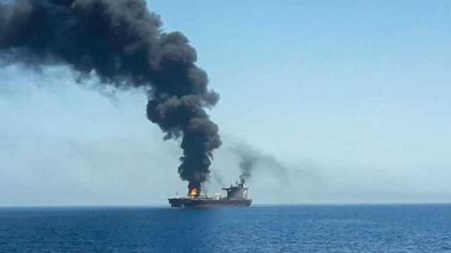 استهداف سفينة يونانية في البحر الأحمر