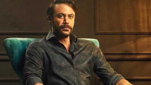 محمد إمام يتضامن مع الصحفي وائل الدحدوح بعد استشهاد نجله