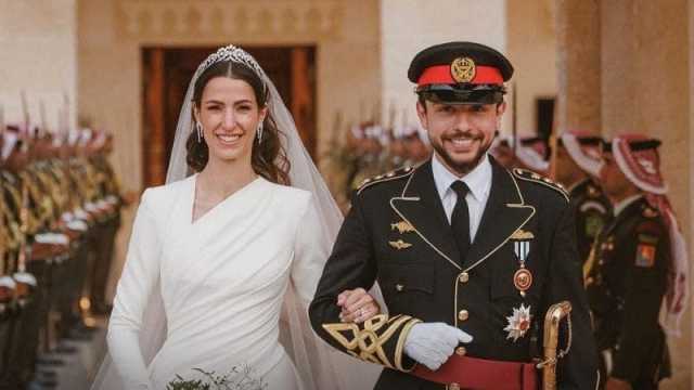لهواة جمع الطوابع.. إصدار جديد من حفل زفاف الأمير الحسين ورجوة
