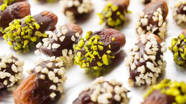 أسهل طريقة لتحضير التمر بالشوكولاتة