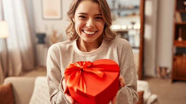 أفضل 4 هدايا للنساء في عيد الحب