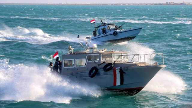 سفينة بريطانية مهددة بالغرق في خليج عدن إثر هجوم صاروخي حوثي
