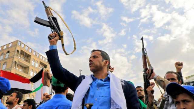 أنصار الله: حققنا إصابة مباشرة بسفينة أمريكية في البحر الأحمر