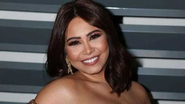 شيرين عبد الوهاب تثير الجدل بظهورها قبيل احياء حفلها في بيروت