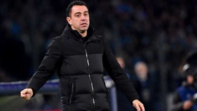 حلول تشافي لتعويض غياب دي يونغ وبيدري في وسط برشلونة