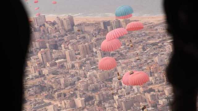 القوات المسلحة الأردنية تنفذ 6 إنزالات جوية لشمال قطاع غزة المحاصر
