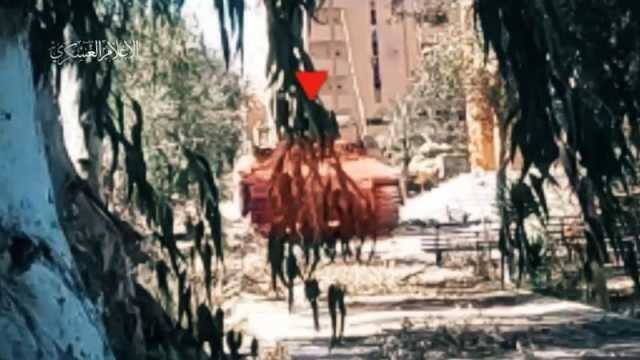رنلي عالونش يجي يشيلها.. القسام تبث مشهدا لتدمير ناقلة جند إسرائيلية
