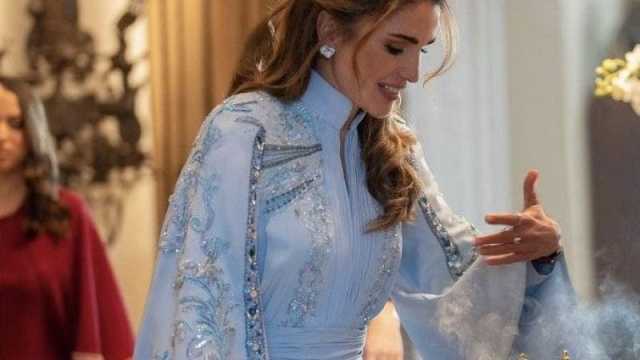 من إطلالات الملكة رانيا الأنيقة استوحي إطلالتك الرمضانية