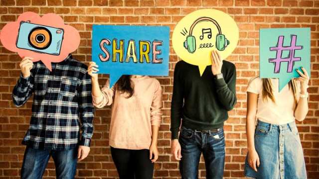 وسائل التواصل الاجتماعي والمراهقين: المزايا والعيوب