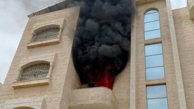 الدفاع المدني ينقذ عائلة من حريق شقة في العقبة