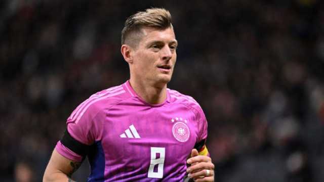 كروس يحدد موقفه من البقاء مع ريال مدريد