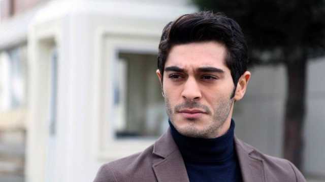 الكشف عن شريكة بوراك دينيز في مسلسل شهرزاد.. والجمهور غير راضٍ