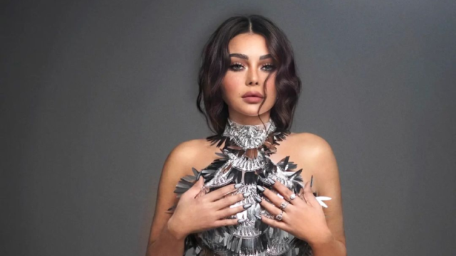 هيفاء وهبي وشقيقتها علياء تستمتعان في الساحل الشمالي