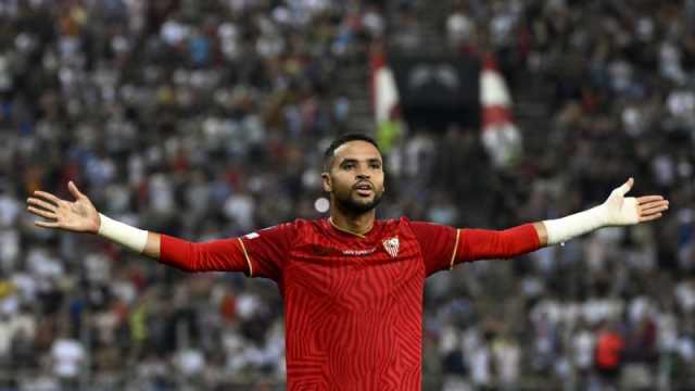 الهلال ينافس ويست هام على توقيع يوسف النصيري