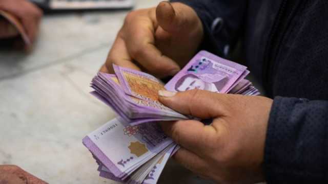 الاسد يزيد رواتب الموظفين بنسبة 100% والليرة تنهار