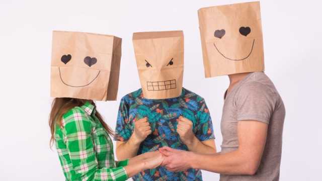 مواليد هذه الأبراج أكثر شعوراً بالغيرة