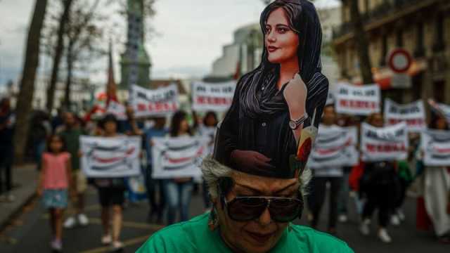 ايران تعلن احباط محاولة لاغتيال والد مهسا اميني تزامنا مع ذكراها السنوية