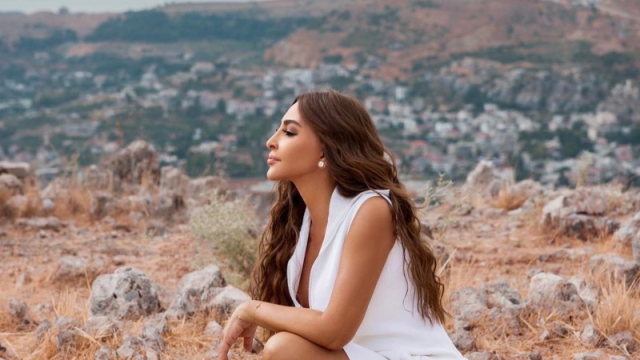 إليسا تحتفل بعيد ميلاد كريستين.. وتصفها بـهدية الأرض