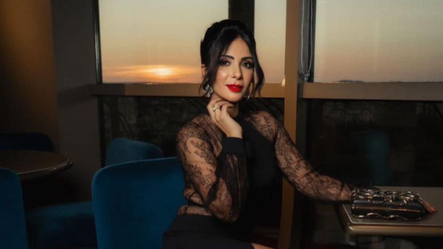 منى زكي تخطف الأنظار في عرض لوريال.. وكيندال جينر تنضم لها