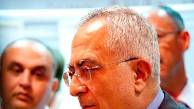 سلام فياض: حكومة فلسطينية تشرف على الضفة وغزة