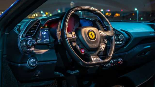 شركة فيراري تبدأ بقبول الدفع بـ العملات المشفرة مقابل سياراتها الفاخرة