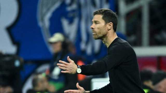 تقرير: بند في عقد تشابي مع ليفركوزن يسمح له بتدريب 3 فرق